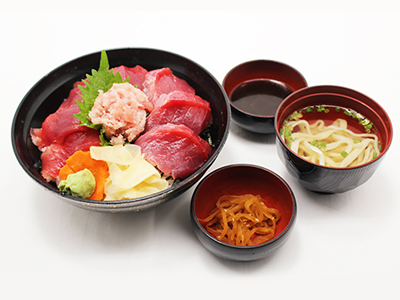 那覇鮪丼